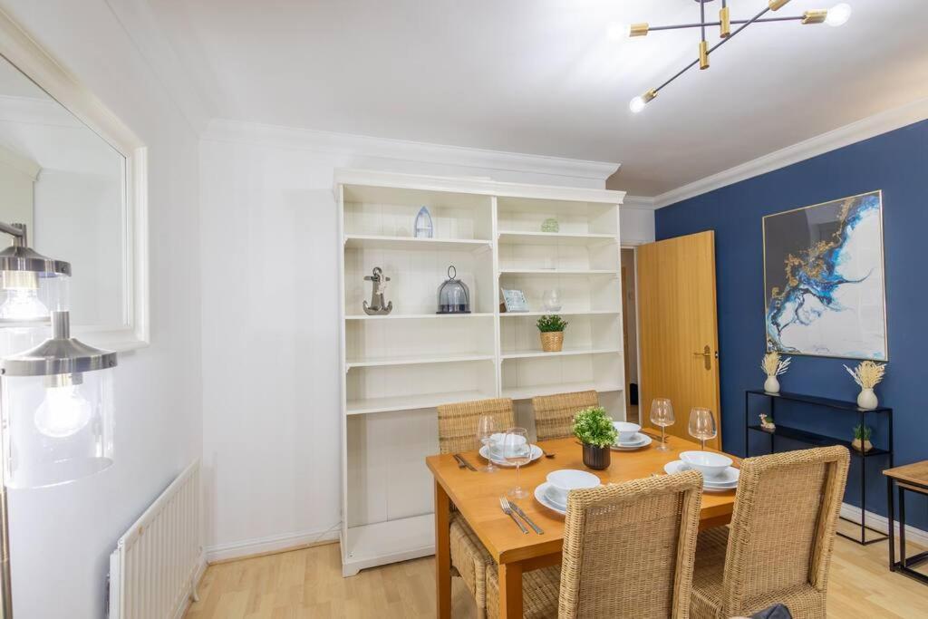 Morden London Apartment, By The Sea With Free Parking Exterior photo