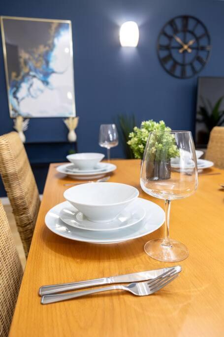 Morden London Apartment, By The Sea With Free Parking Exterior photo