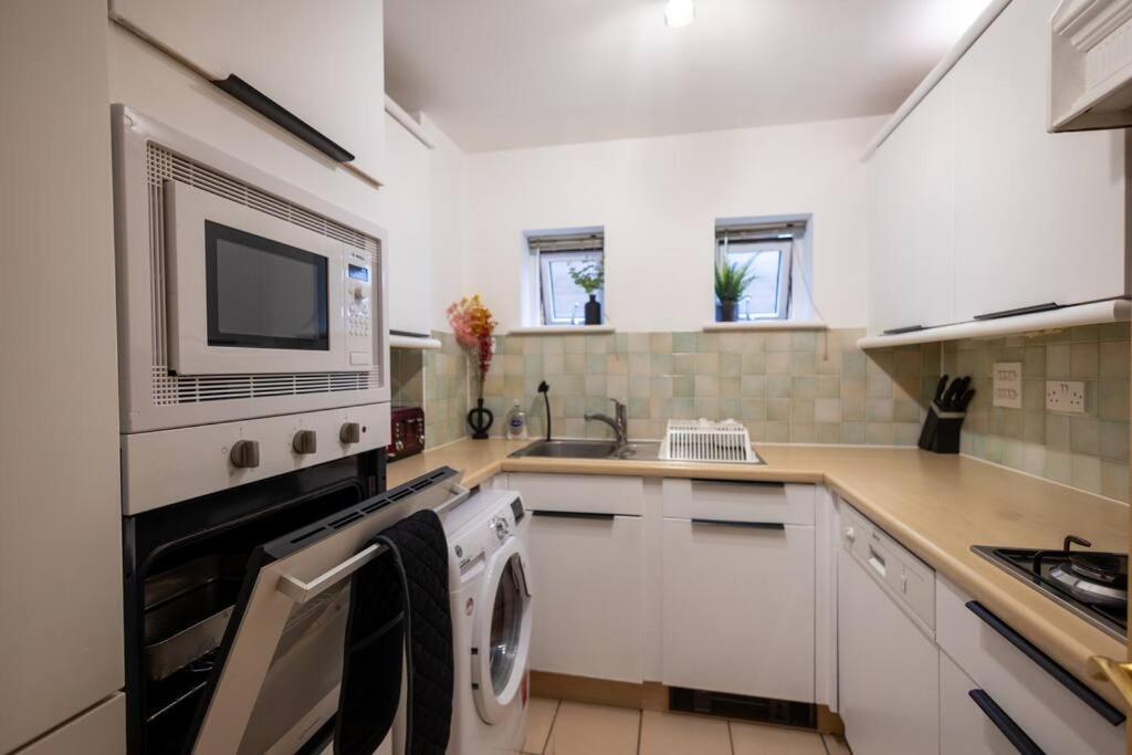 Morden London Apartment, By The Sea With Free Parking Exterior photo