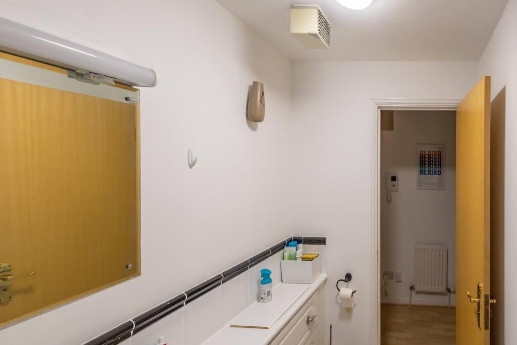 Morden London Apartment, By The Sea With Free Parking Exterior photo